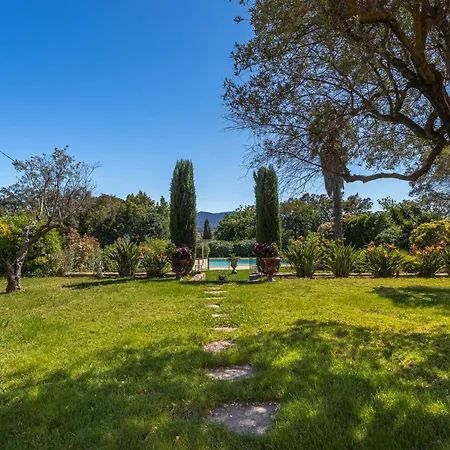 Holiday home Le Clos Du Pierredon By Interhome